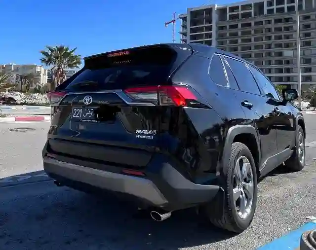 Toyota rav 4 Hybride à Cite El Intissar 20