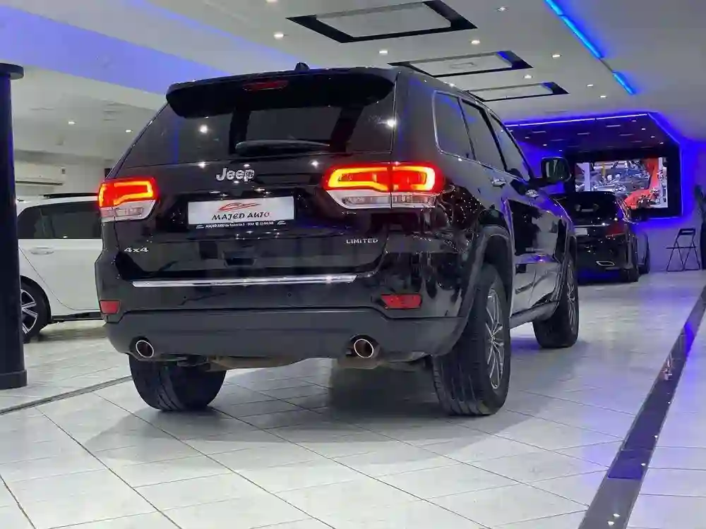 Jeep Grand Cherokee0