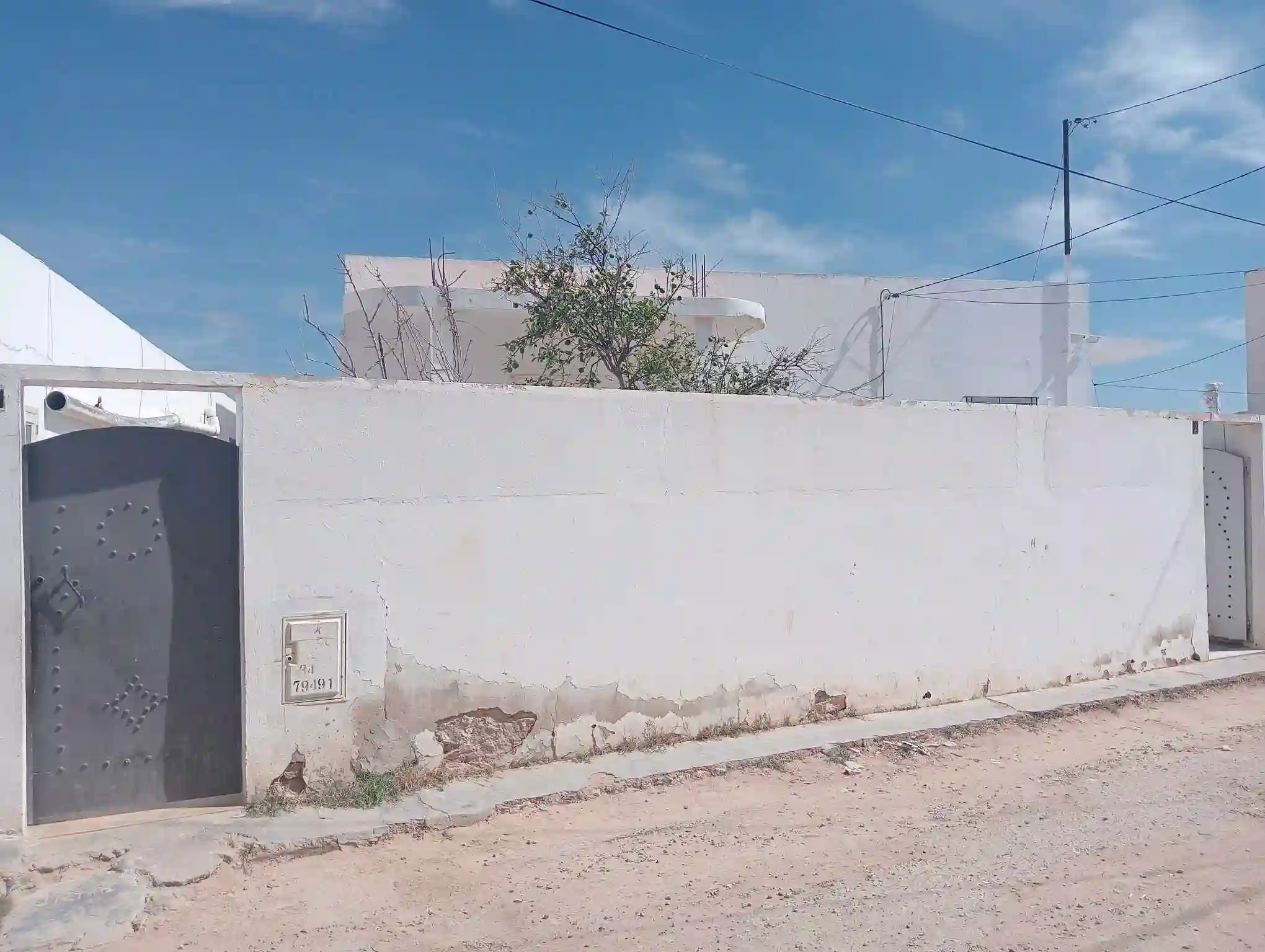 Une Maison un Studio et un Petit Terrain Vièrge à Mahras0