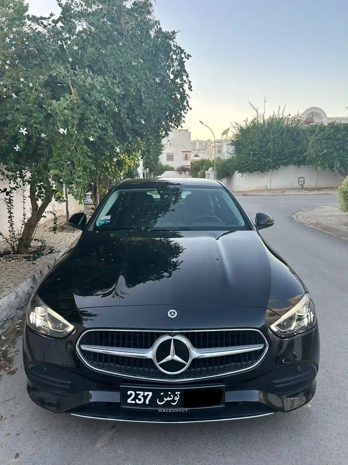 Mercedes C180 à Ariana - Vue 3