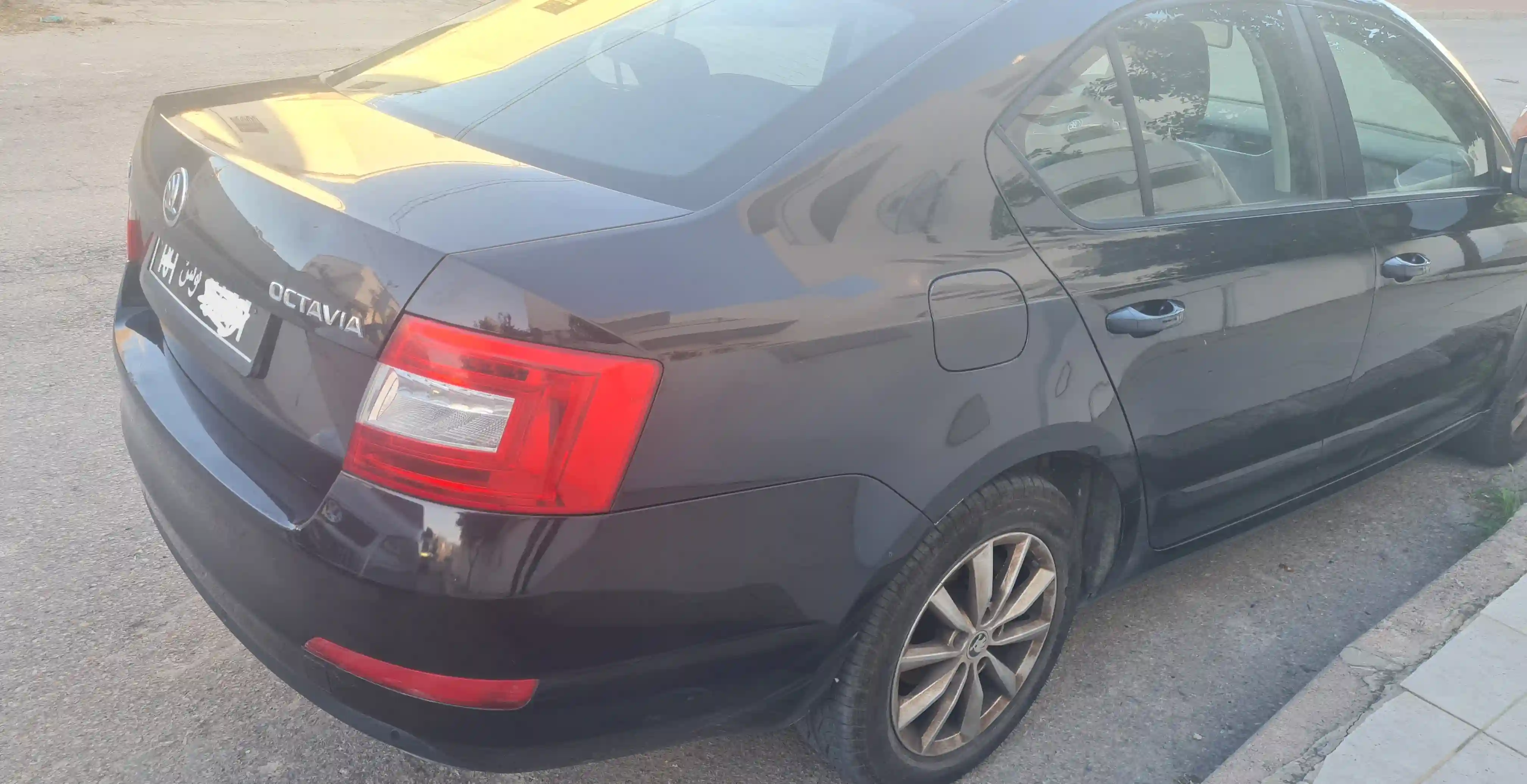 Skoda Octavia à Jardins D'el Menzah - Vue 2