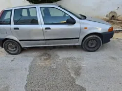 Fiat Punto 1 à La Mannouba