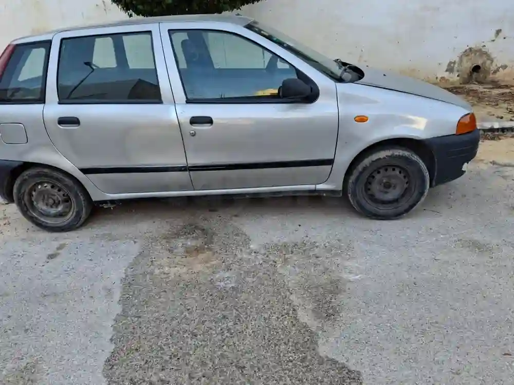 Fiat Punto 1 à La Mannouba0