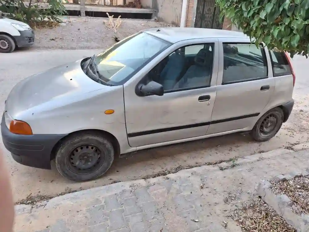 Fiat Punto 1 à La Mannouba - Vue 3