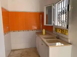 Maison Vaste Composé de 3 Appartements et Dépôt à Jaafar 2