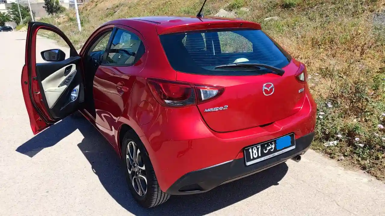 Mazda 2 Skyactiv Boite Auto à El Mourouj - Vue 2