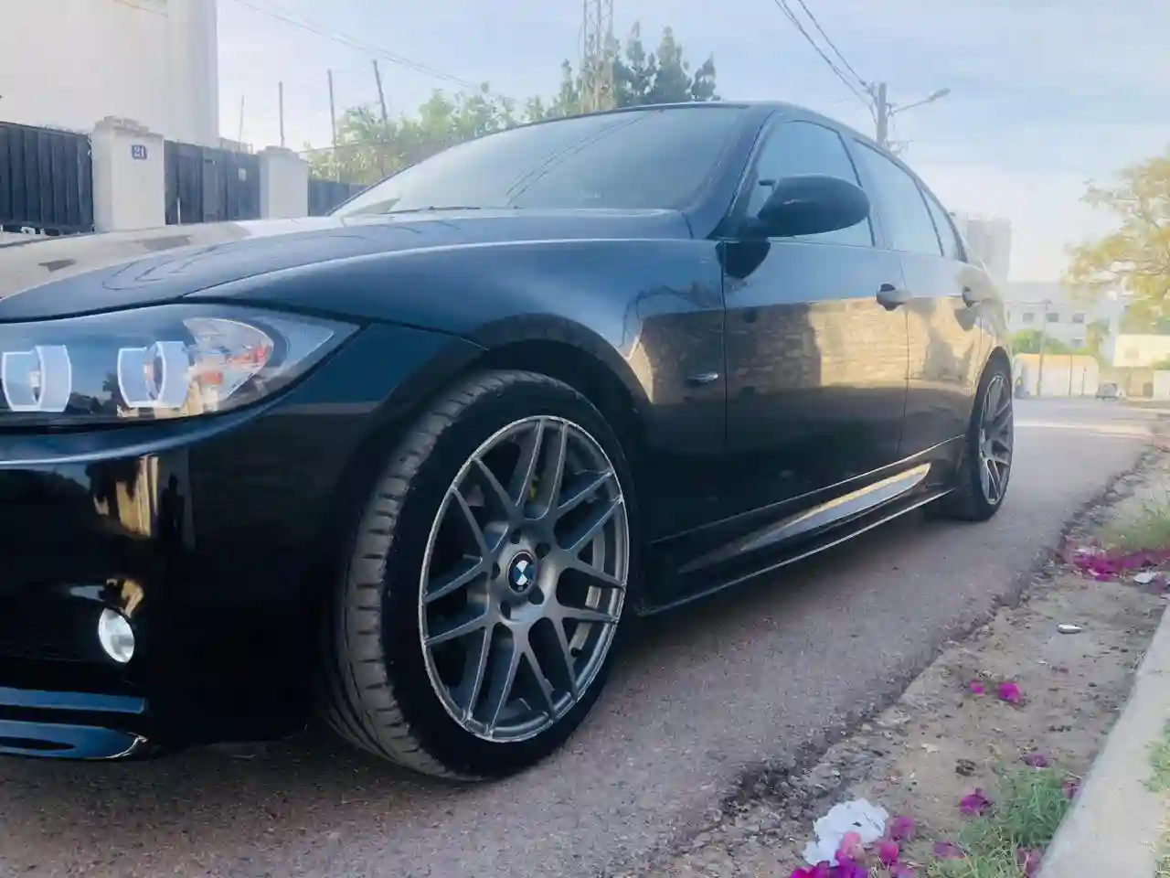 Bmw e90 316i à Le Bardo - Vue 1
