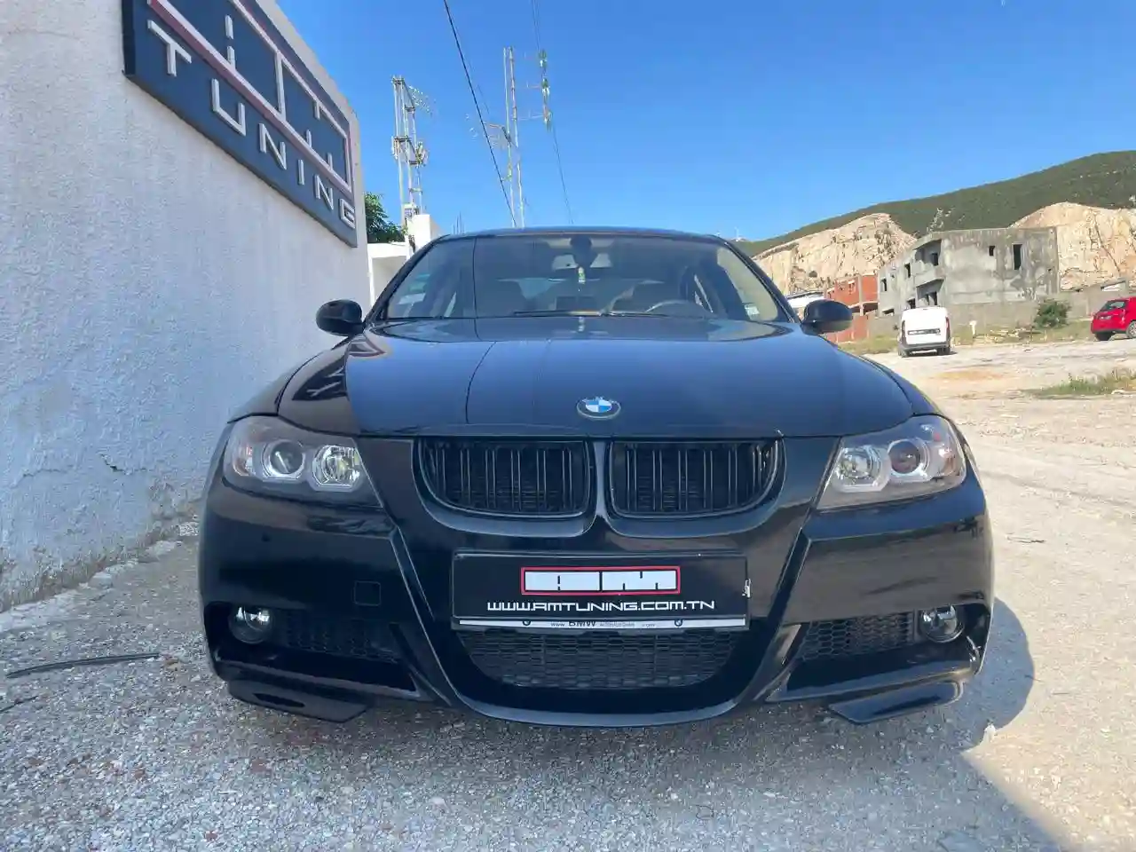 Bmw e90 316i à Le Bardo - Vue 4