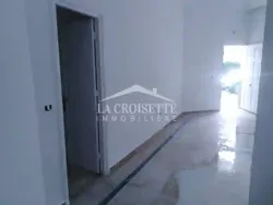 Appartement h+2 sur la Route à la Marsa Zbl0451