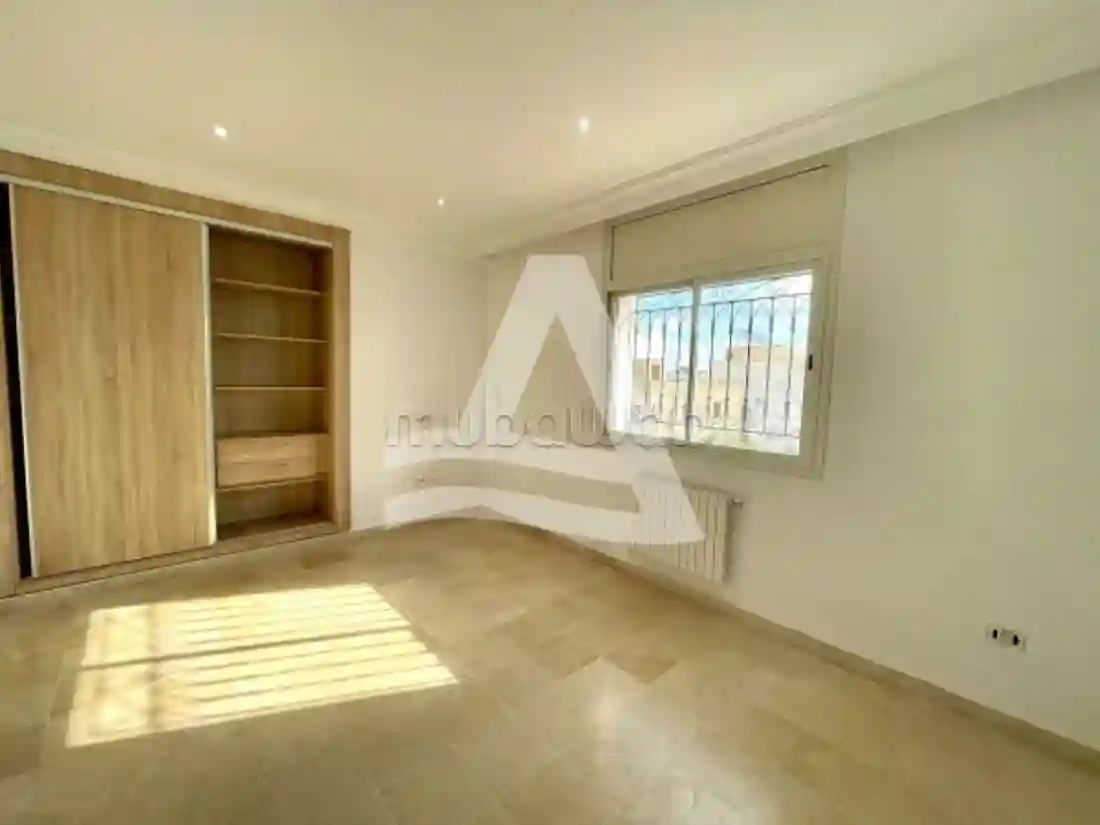 Location D'un Spacieux Appartement à la Marsa - Vue 3