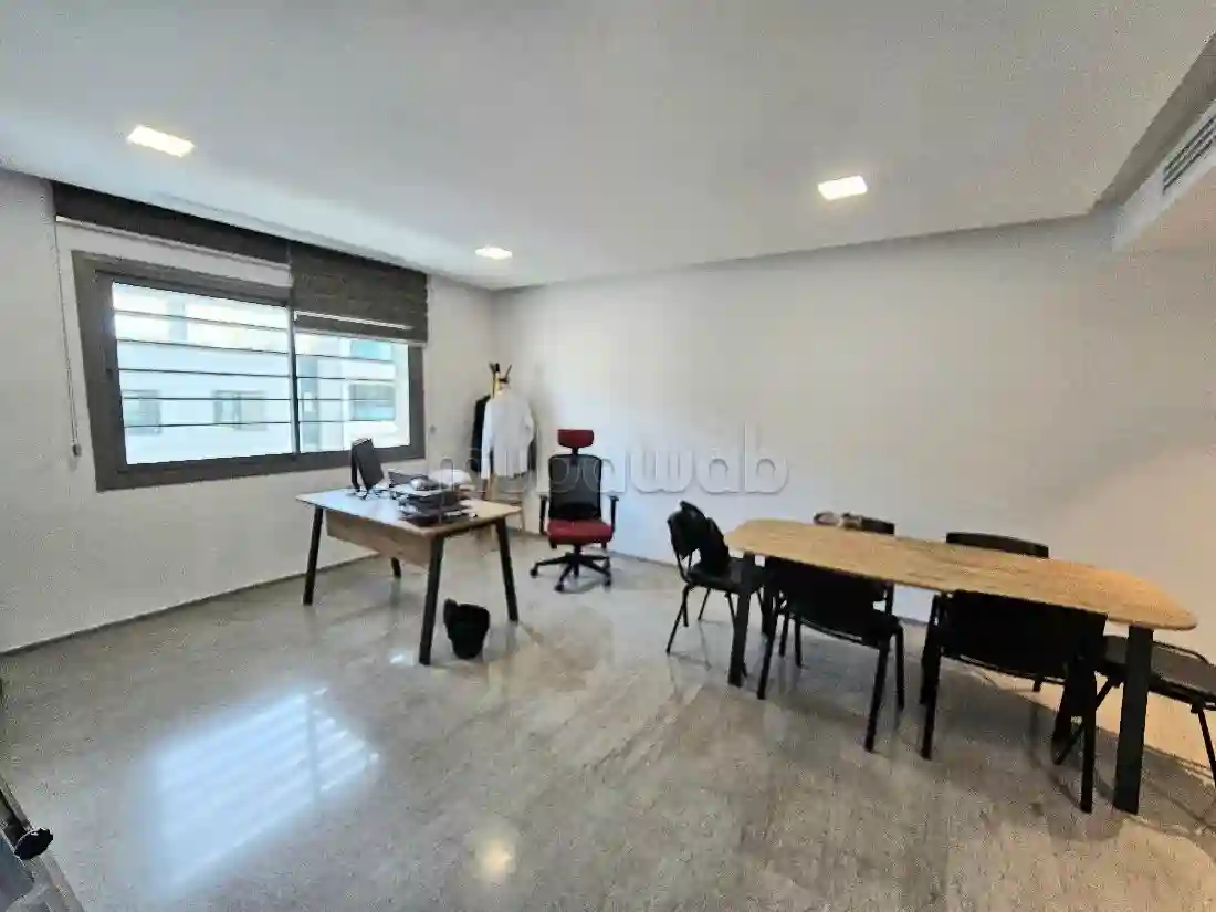 À Louer un Bureau de Quatre Pièces au lac 2 - Vue 1