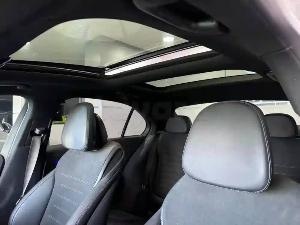 Mercedes C 200 Hybride 2022 kit amg Édition Hybride - Vue 4