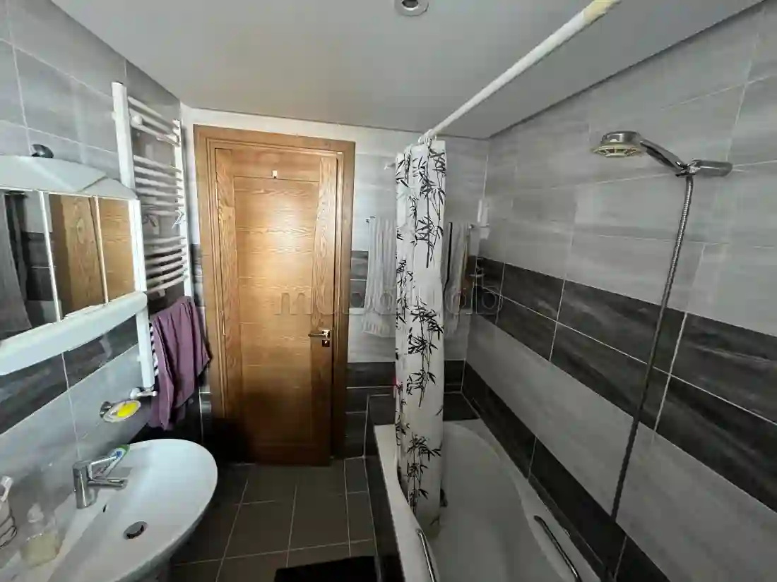 A Vendre Luxueux Appartement S2 au rez de Chaussée0