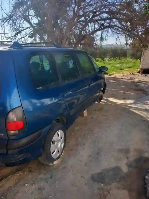 A Vendre Renault (feraille)0