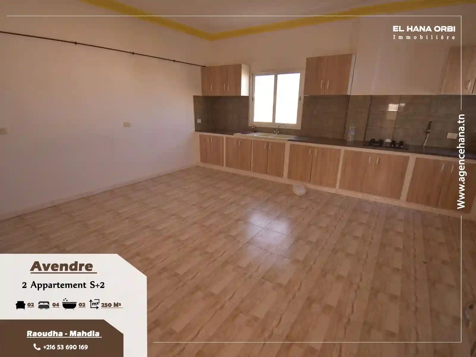 Petite Immeuble de Trois Appartements Avec Garage à Vendre - Vue 5