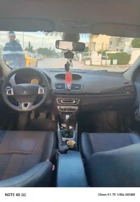 Renault Megane Essence 2011 - Vue 1