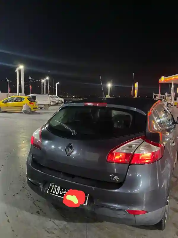 Renault Megane Essence 2011 - Vue 3