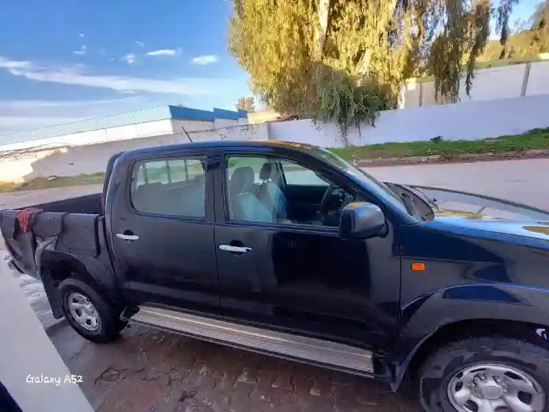 Vendre Toyota Hilux 4x4 Double Cabine - Vue 2