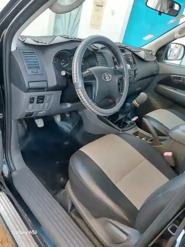 Vendre Toyota Hilux 4x4 Double Cabine - Vue 4