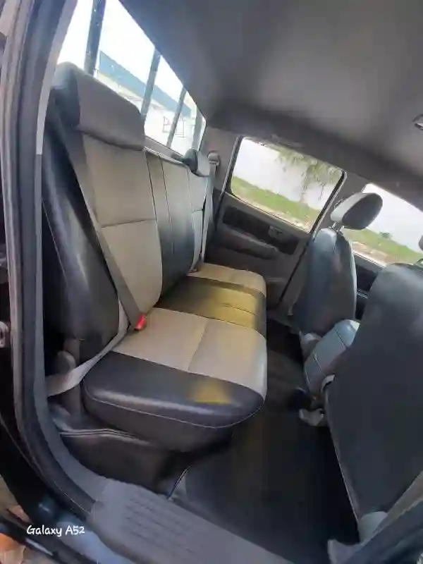 Vendre Toyota Hilux 4x4 Double Cabine - Vue 9