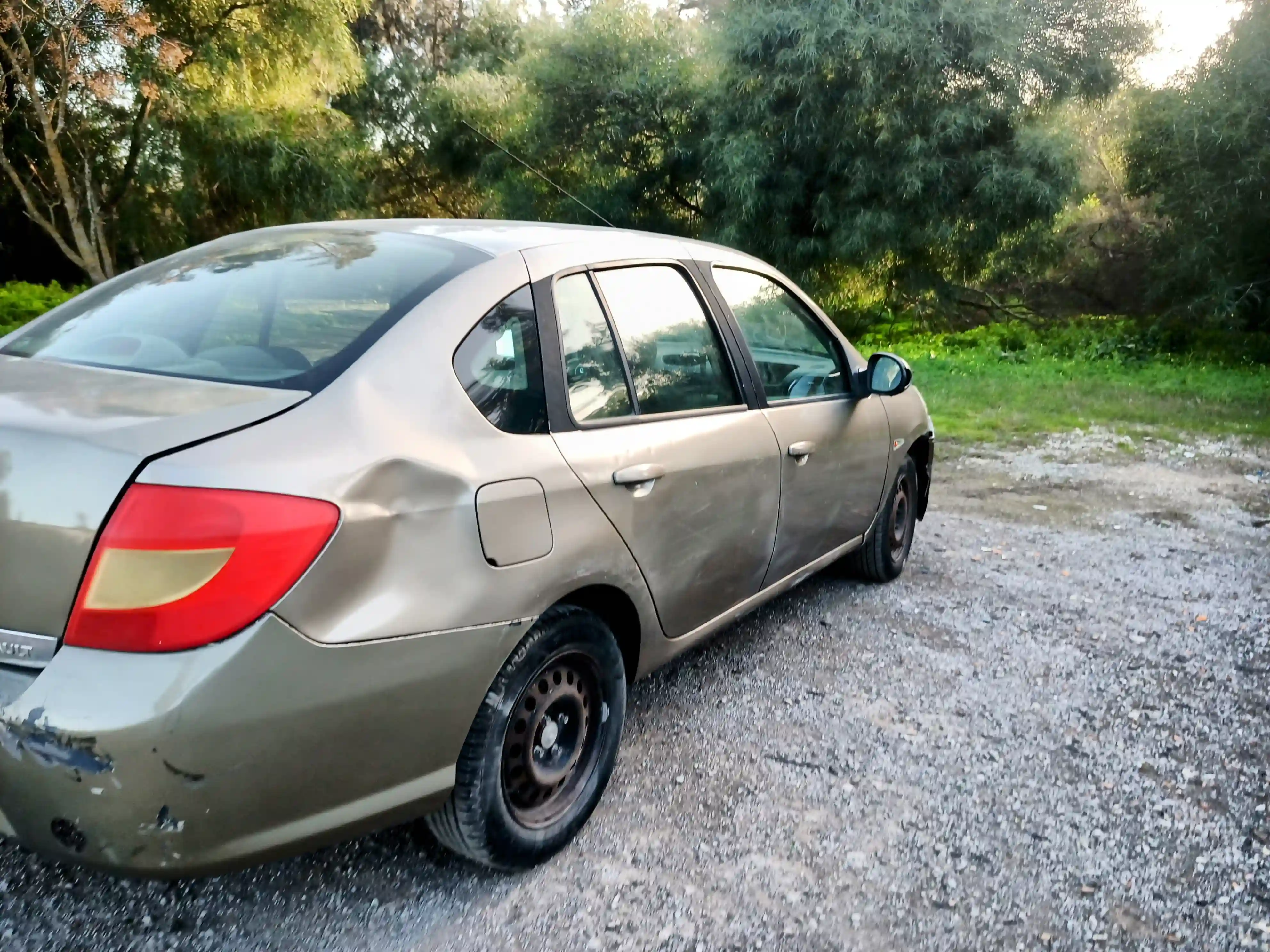 Renault Symbole 2 à Ain Zaghouan - Vue 2
