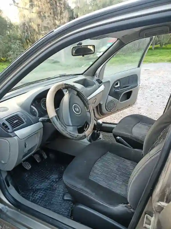 Symbole 2 Essence 2010 - Vue 6