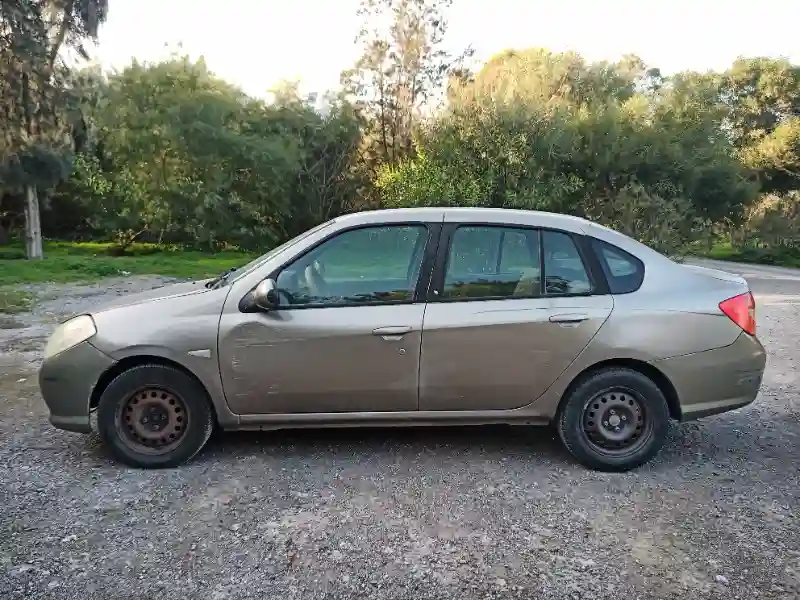 Symbole 2 Essence 2010 - Vue 8