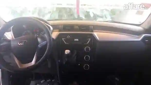 Mahindra KUV 100 K6 - Vue 1
