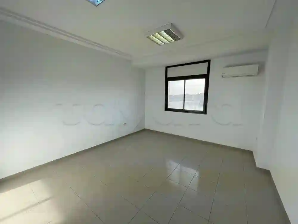 Bureau Hall+3 en Location - Vue 4