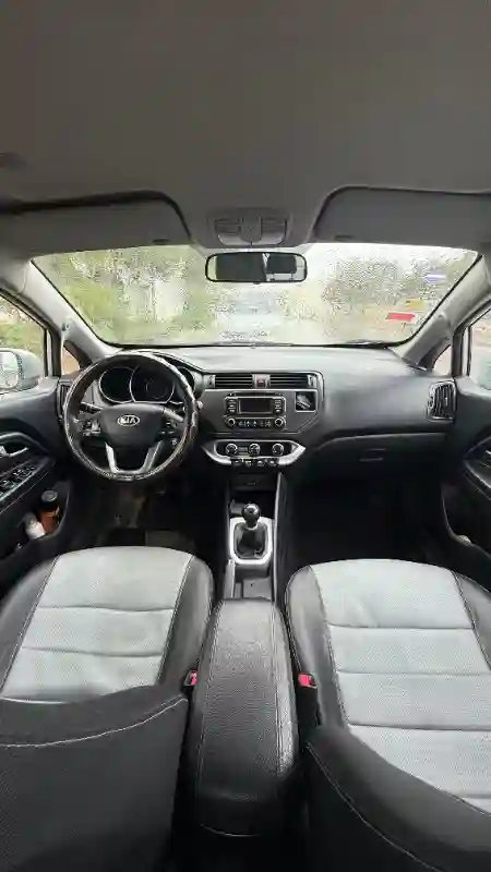 Kia RIO Essence 2014 - Vue 4
