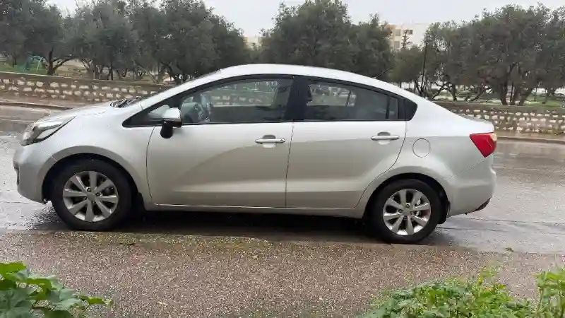 Kia RIO Essence 2014 - Vue 5
