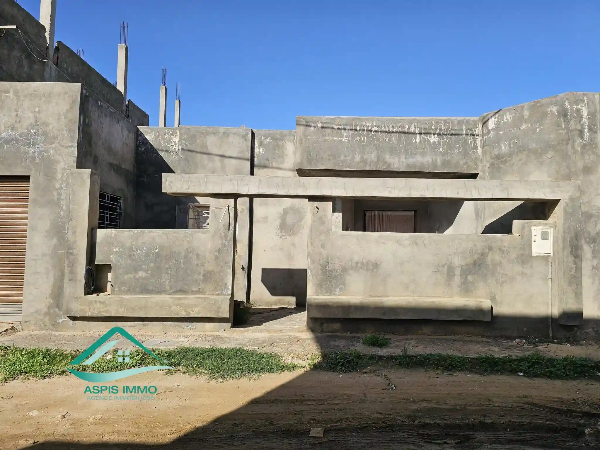 Maison 189 m2 Inachevée à Cité Mirdès 2 Kelibia à Kelibia - Vue 3