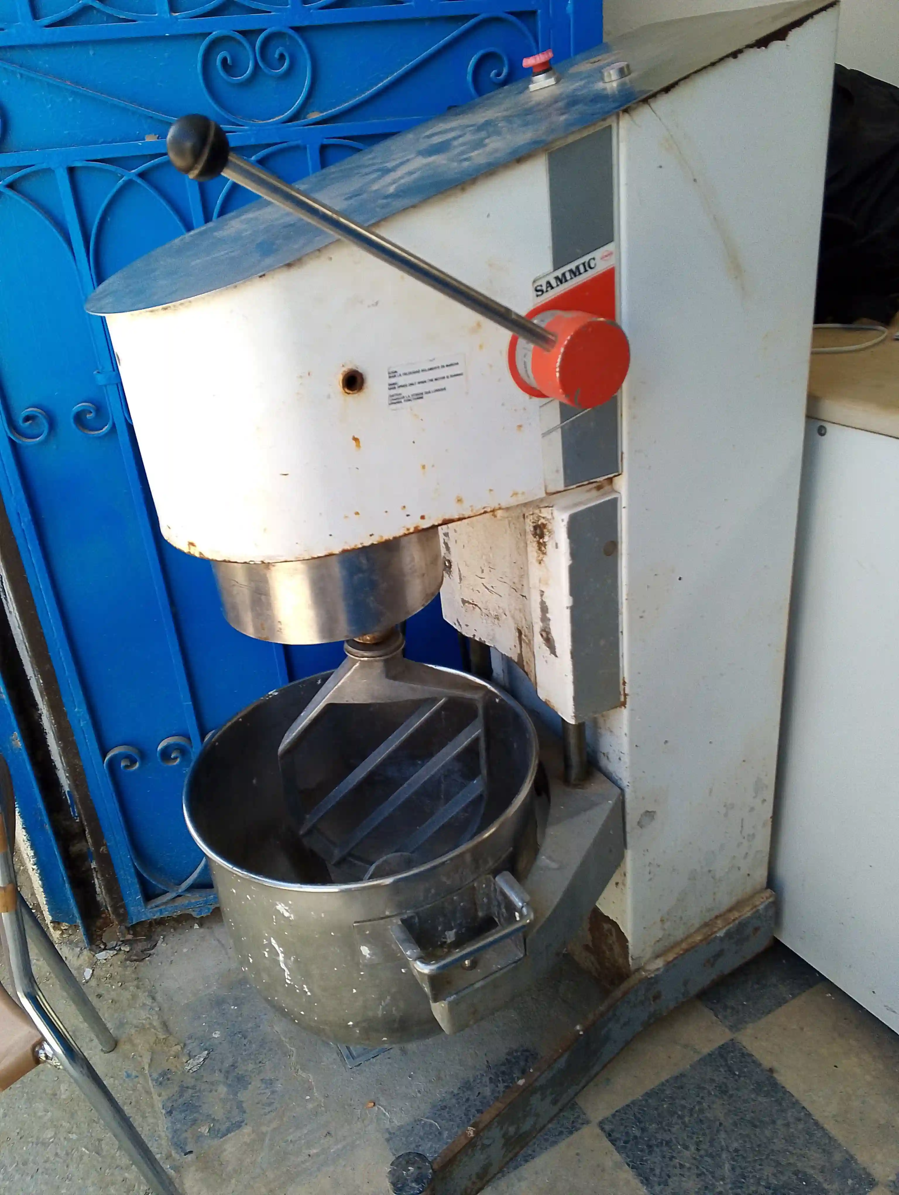 Melangeur Batteur Restaurant à El Kram - Vue 3