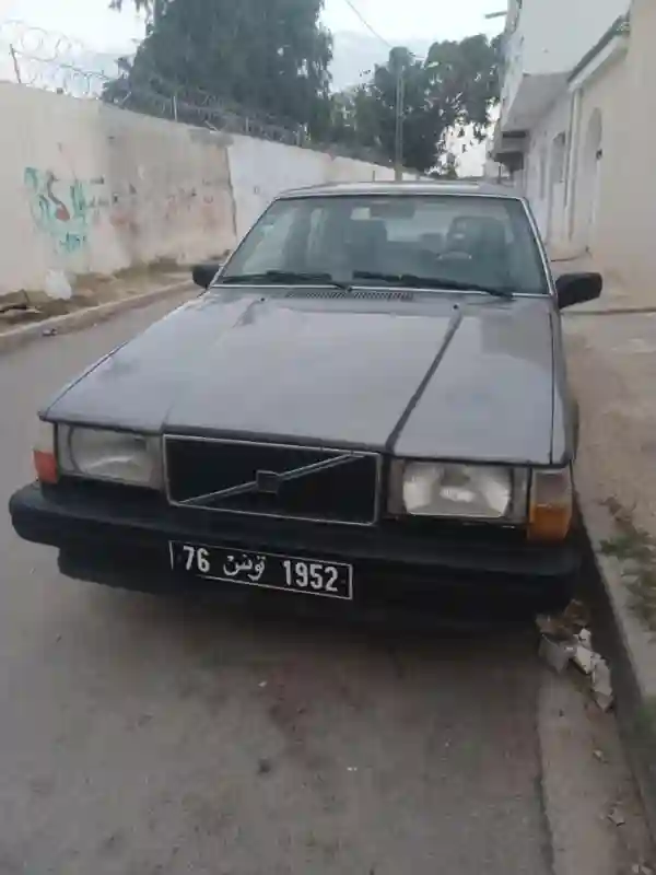 Cherche Pour Volvo 745 GLE - Année 1985 - Clignotant Avant Droit - Vue 1