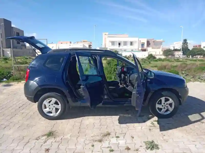 Dacia Duster Diesel 2011 - Vue 3