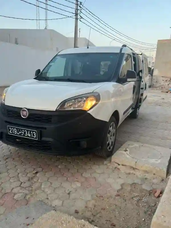 Fiat Doblo Essence 2020 - Vue 4