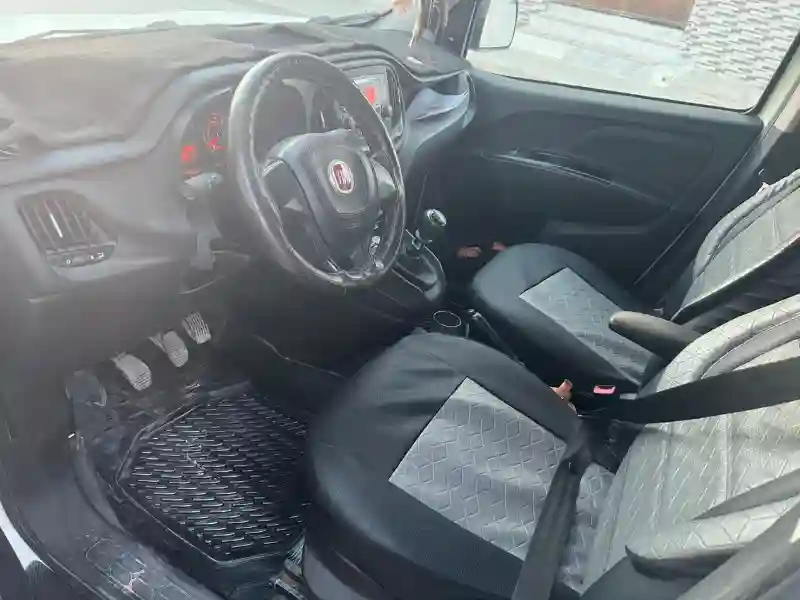 Fiat Doblo Essence 2020 - Vue 5