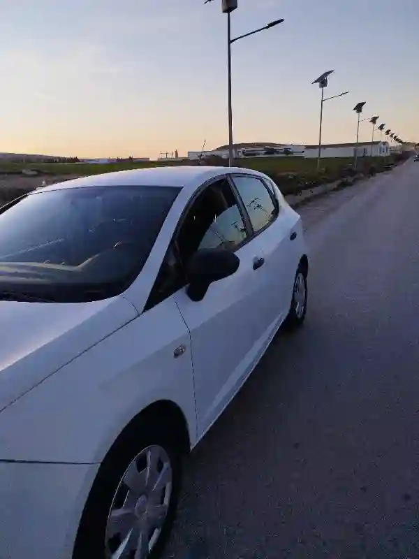 Seat Ibiza Essence 2012 - Vue 6