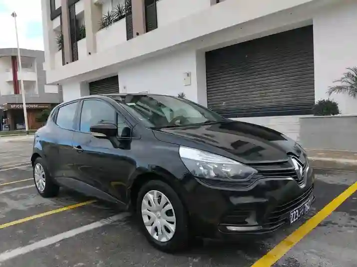 Renault Clio - Vue 3