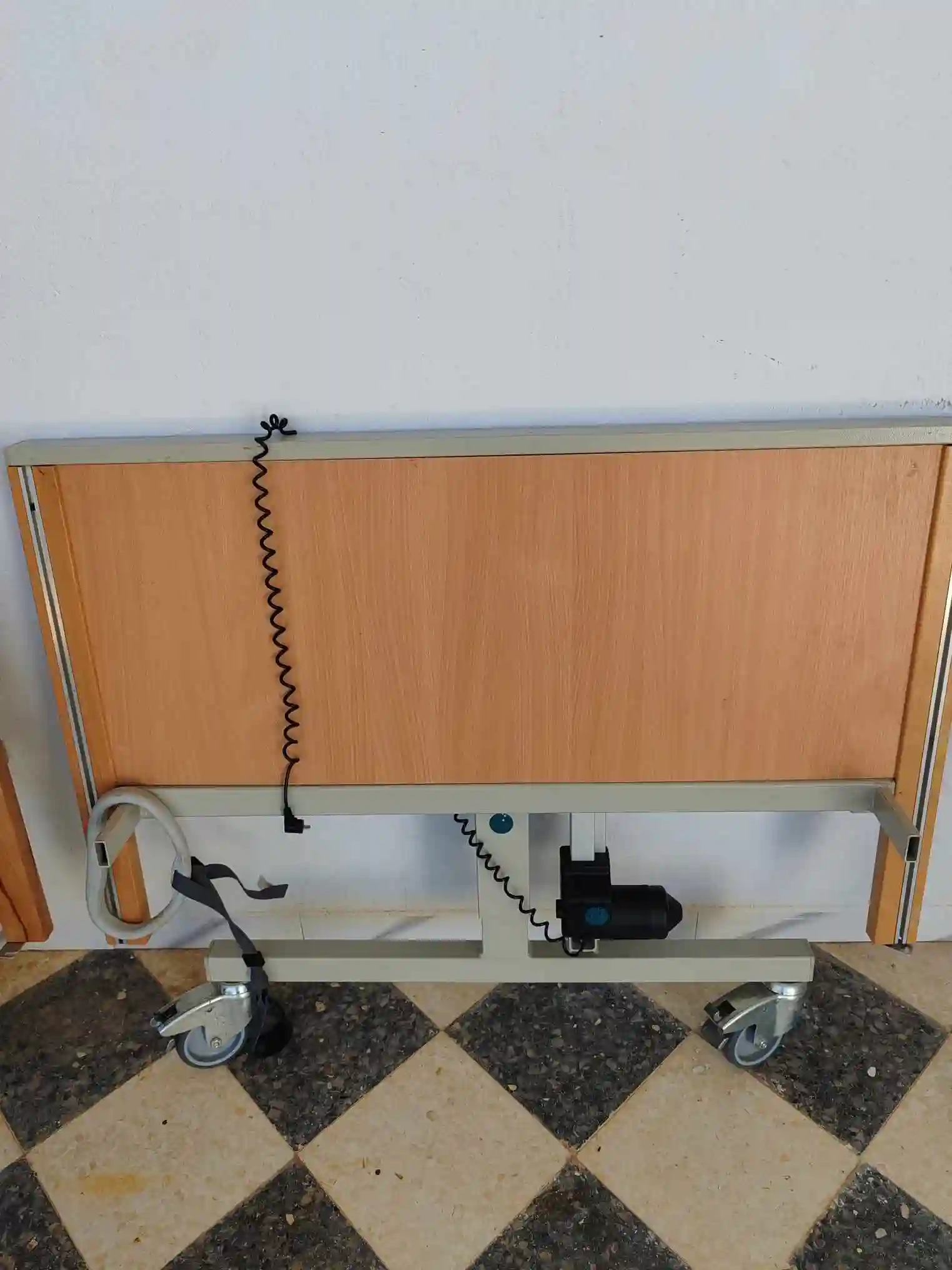 Un lit Medicalise Electric Démontable à Sfax Ville - Vue 1