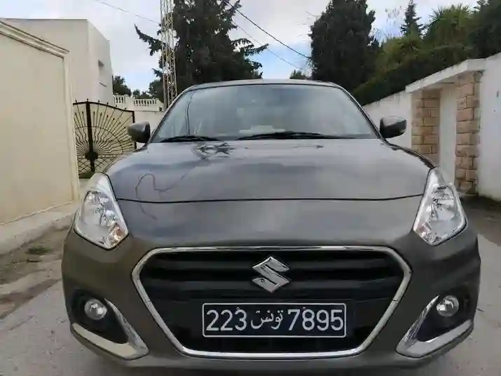 Suzuki Dzire Première Main EN Très BON État - Vue 4
