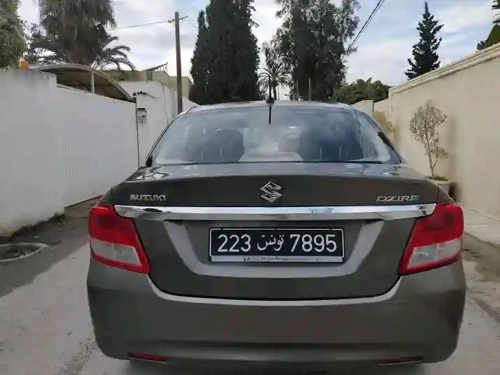 Suzuki Dzire Première Main EN Très BON État - Vue 7