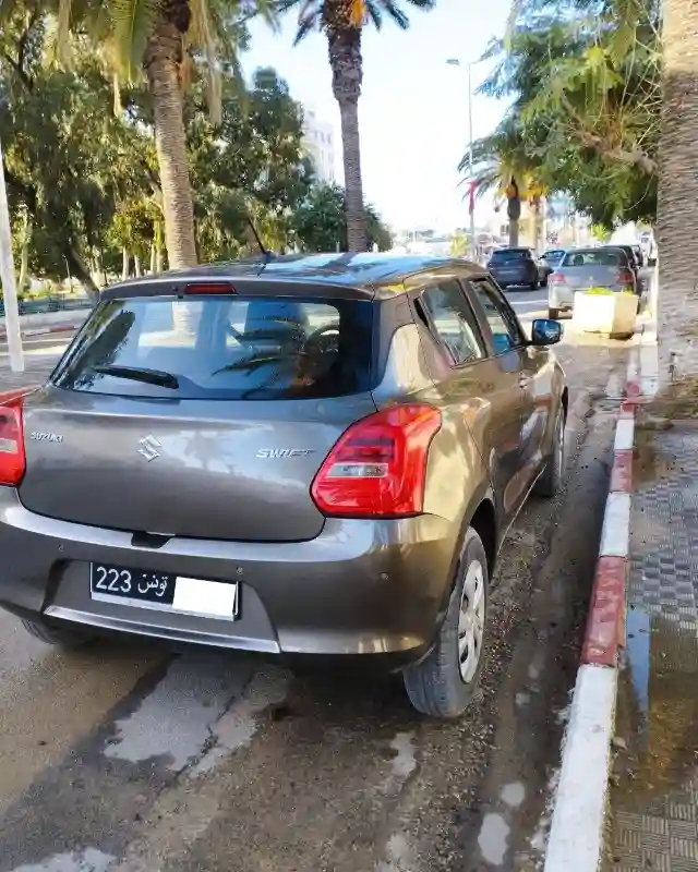 Suzuki Swift Essence 2021 - Vue 2