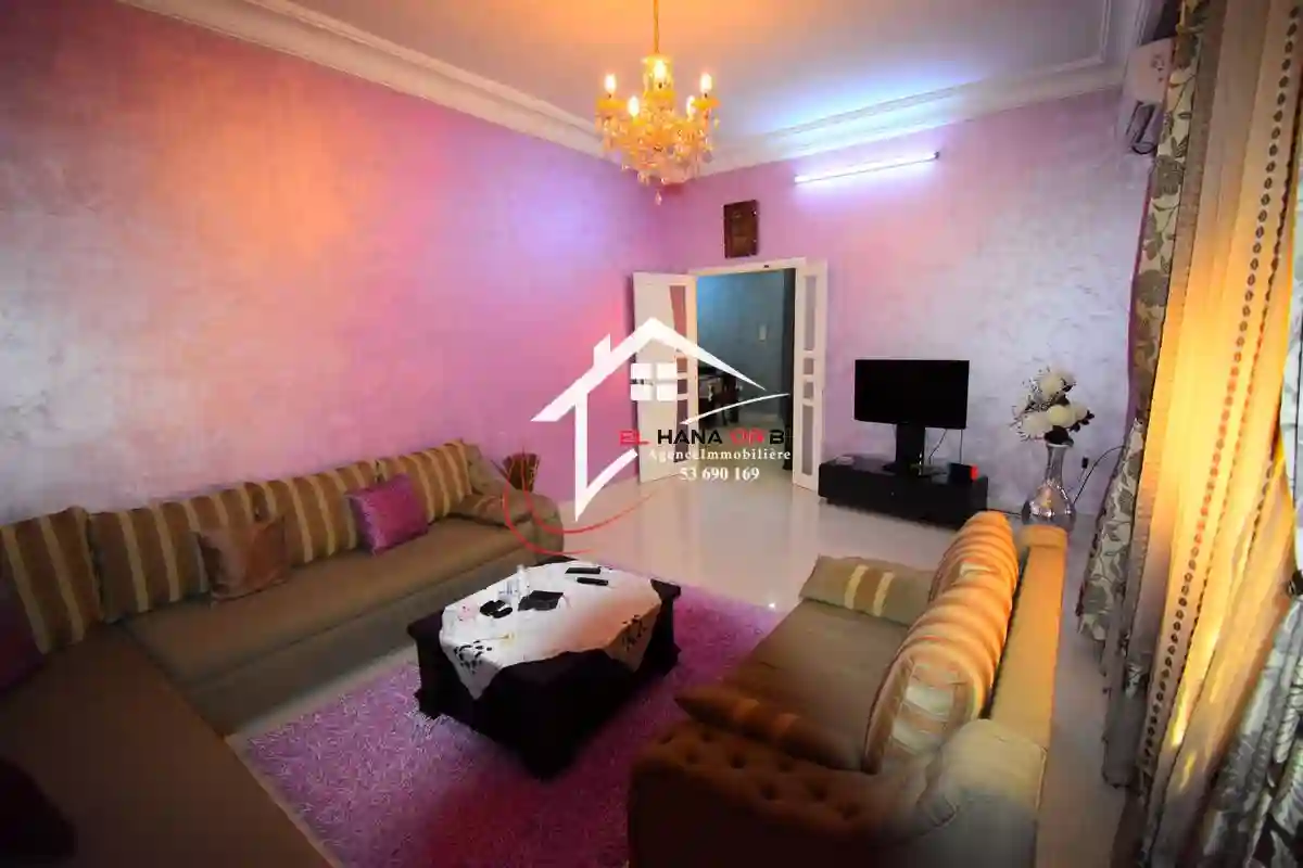 À Vendre Villa sur Deux Étages À Ksar Hlel - Vue 1