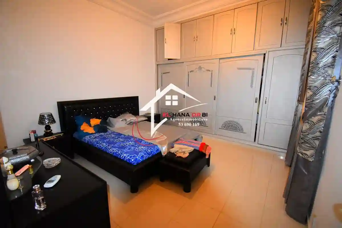 À Vendre Villa sur Deux Étages À Ksar Hlel - Vue 3