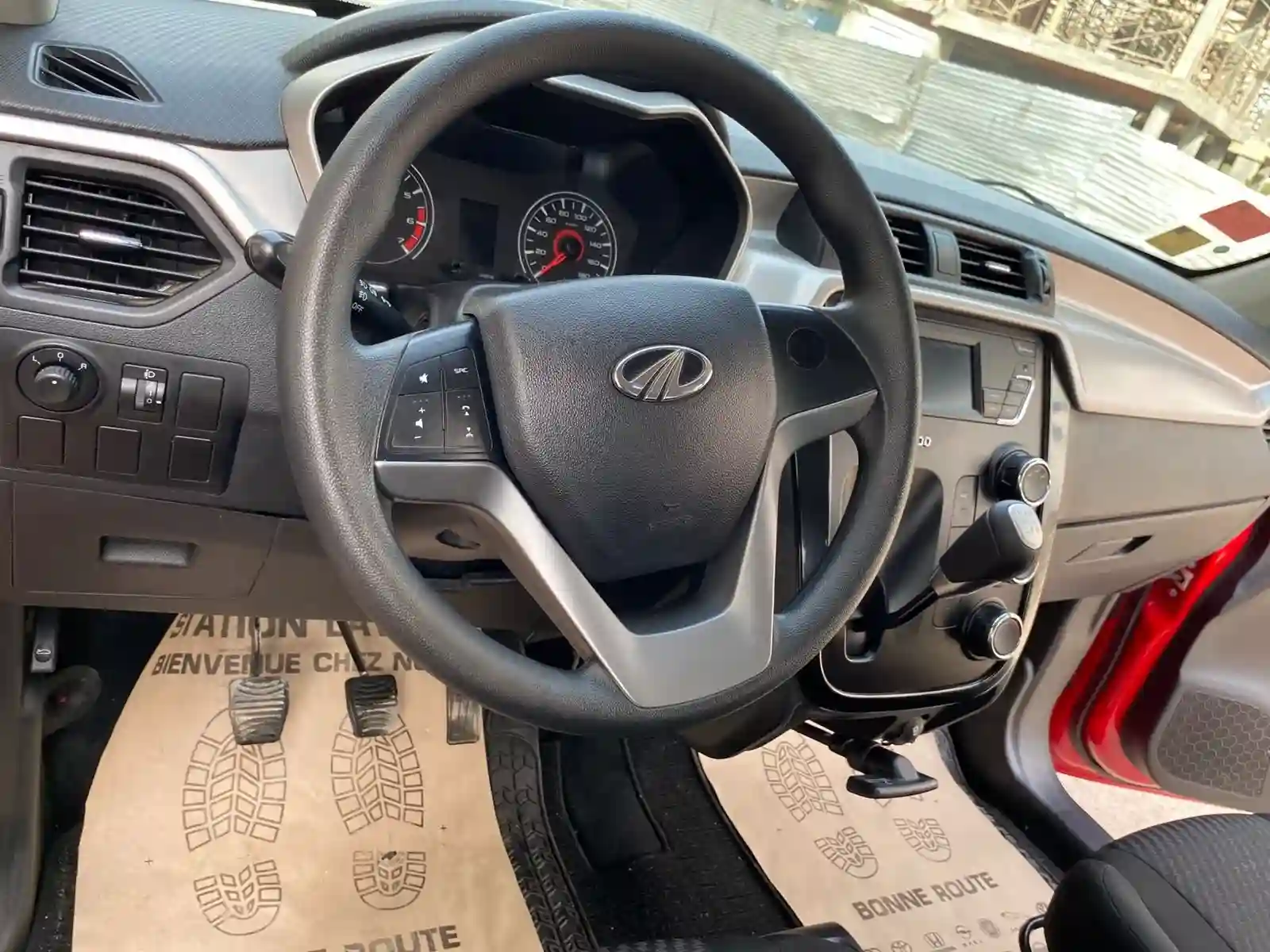 Mahindra K6+ - Vue 2