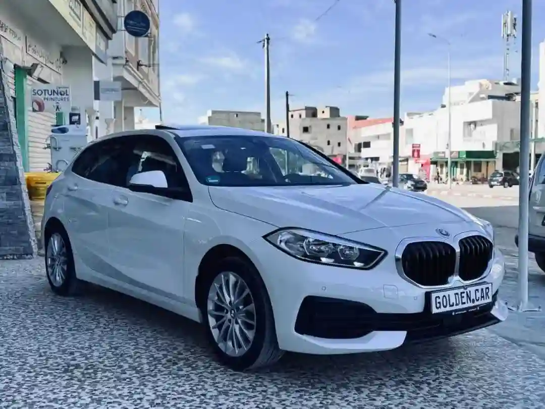 Bmw 116i Toit Panoramique - Vue 1