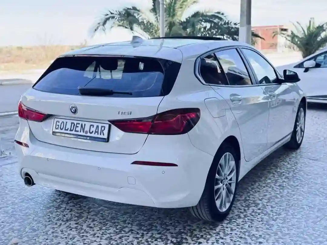 Bmw 116i Toit Panoramique - Vue 8