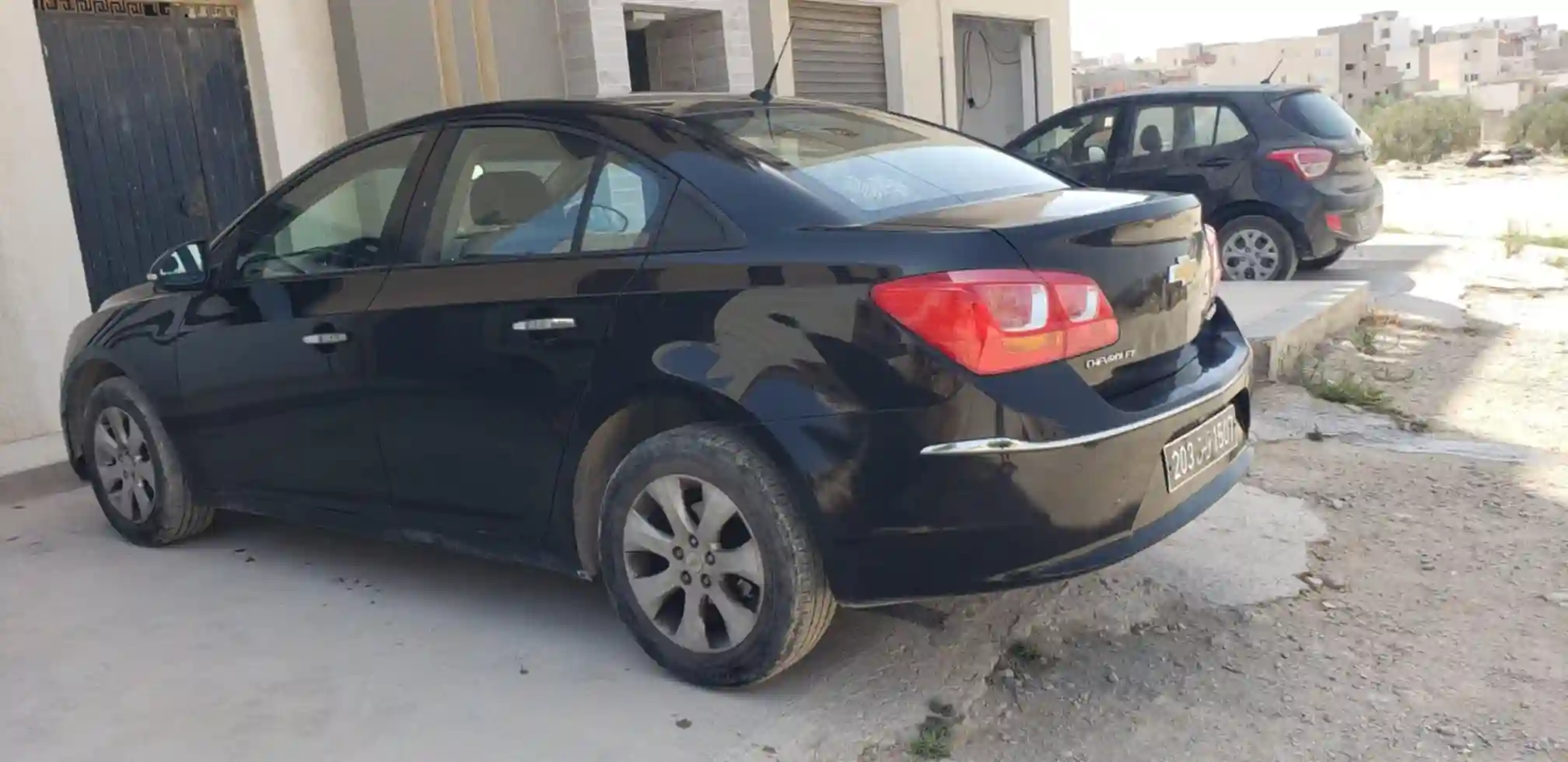 Une Voiture en Bonne État à Cite Boukhzar - Vue 1