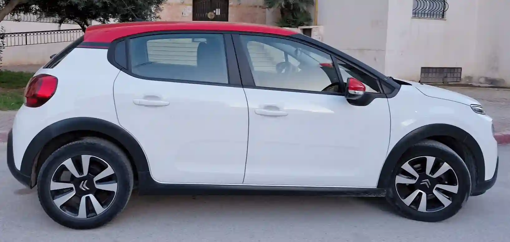 Une Belle Citroen c3 à Ain Zaghouan - Vue 2
